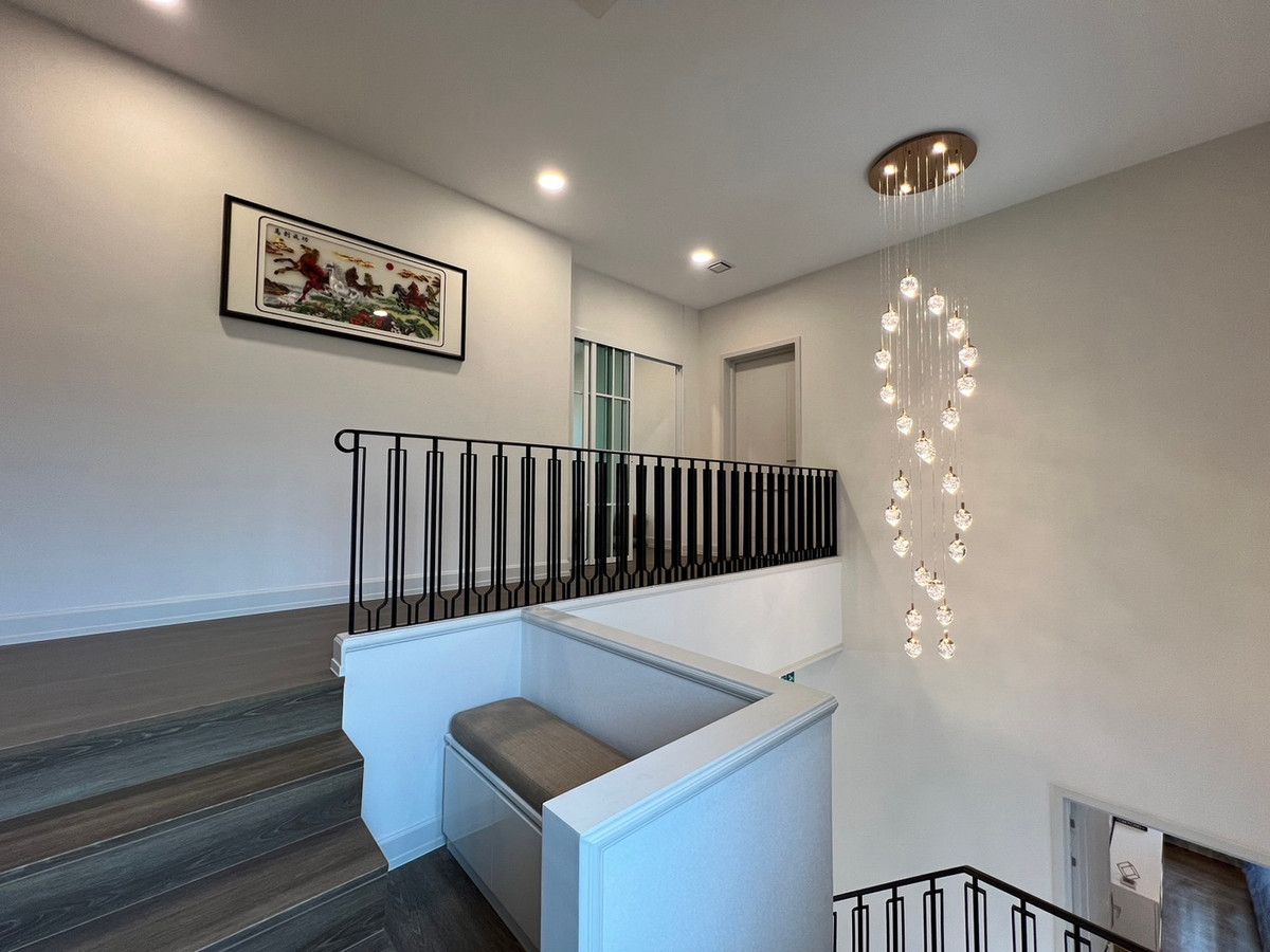 For SaleHousePattanakan, Srinakarin : Urgent sale Nantawan Rama 9 - New Krungthepkretha 📞065-626-5636 Big house, corner plot, fully furnished.