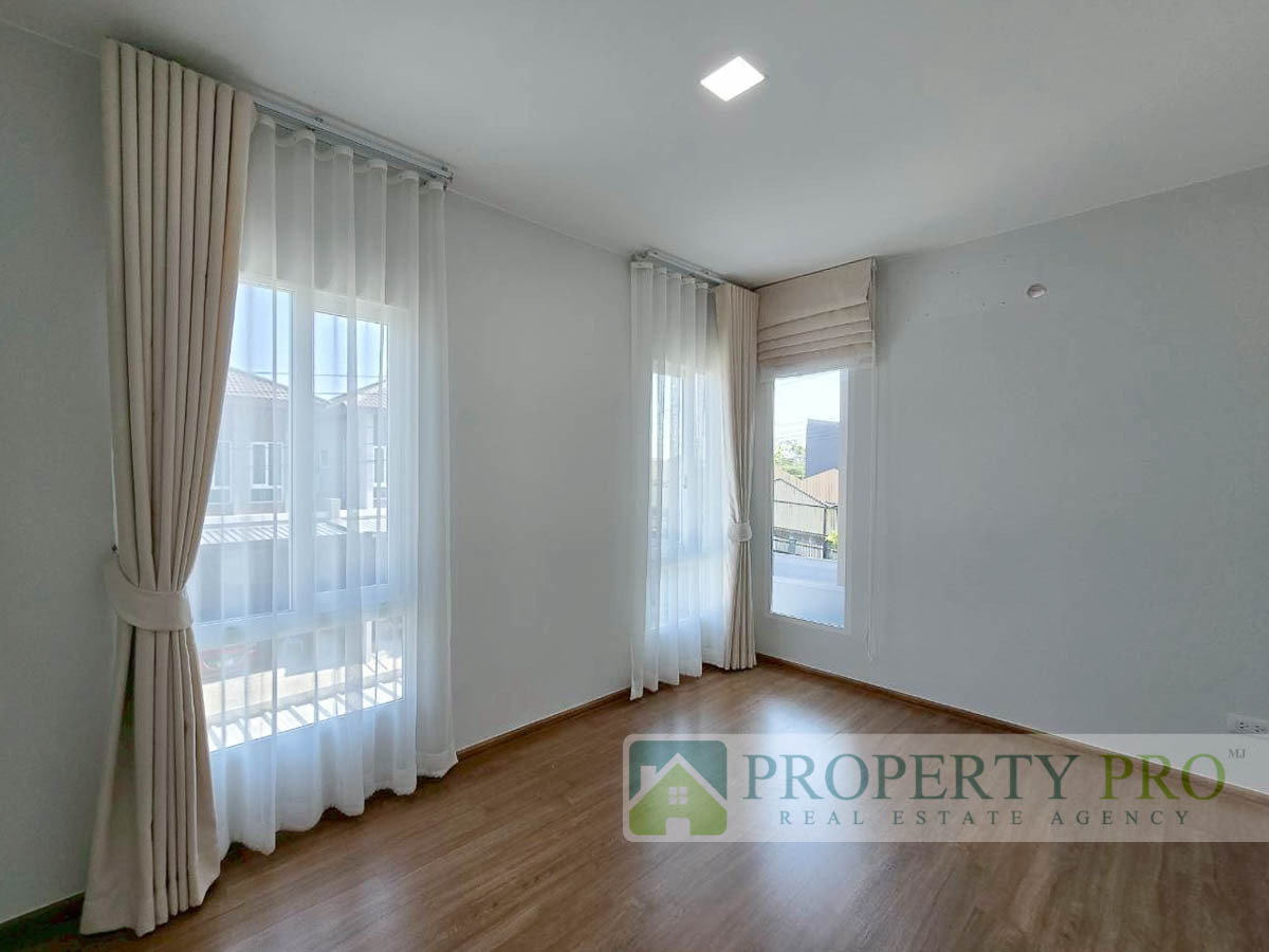 For SaleSamut Prakan,Samrong : TwinHouse for Sale Grande Pleno Bangna Onnut, 3 Bedroom 35 Sqw 146 Sqm Minimal Style with Good Condition Near Chaloem Phrakiat Rama 9, Kingkaew, Suvarnabhumi Airport, Prawet, Ladkrabang, MegaBangna : MJ25S-009