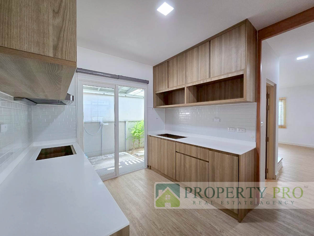 For SaleSamut Prakan,Samrong : TwinHouse for Sale Grande Pleno Bangna Onnut, 3 Bedroom 35 Sqw 146 Sqm Minimal Style with Good Condition Near Chaloem Phrakiat Rama 9, Kingkaew, Suvarnabhumi Airport, Prawet, Ladkrabang, MegaBangna : MJ25S-009