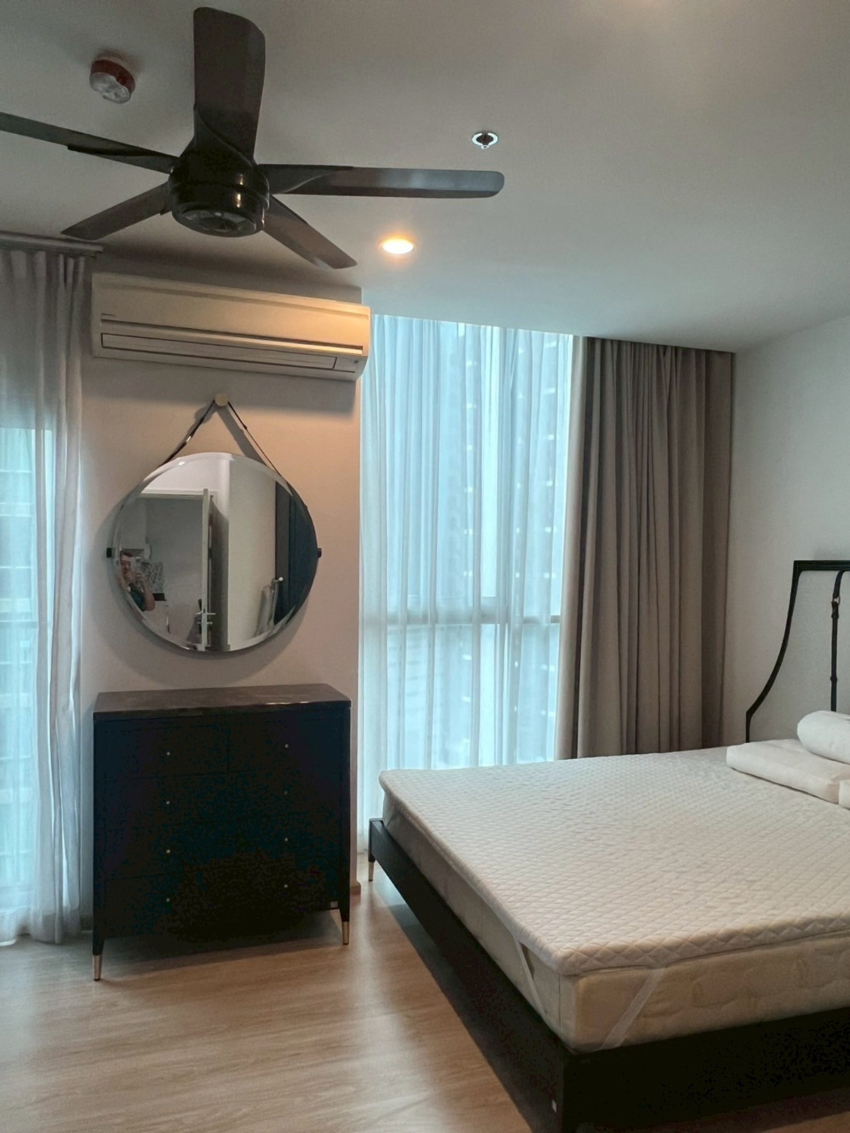 ให้เช่าคอนโดรัชดา ห้วยขวาง : ให้ เช่า ด่วน Noble revolve ratchada  โนเบิล รีวอลฟ์ รัชดา  (2ห้องนอน 2ห้องน้ำ)