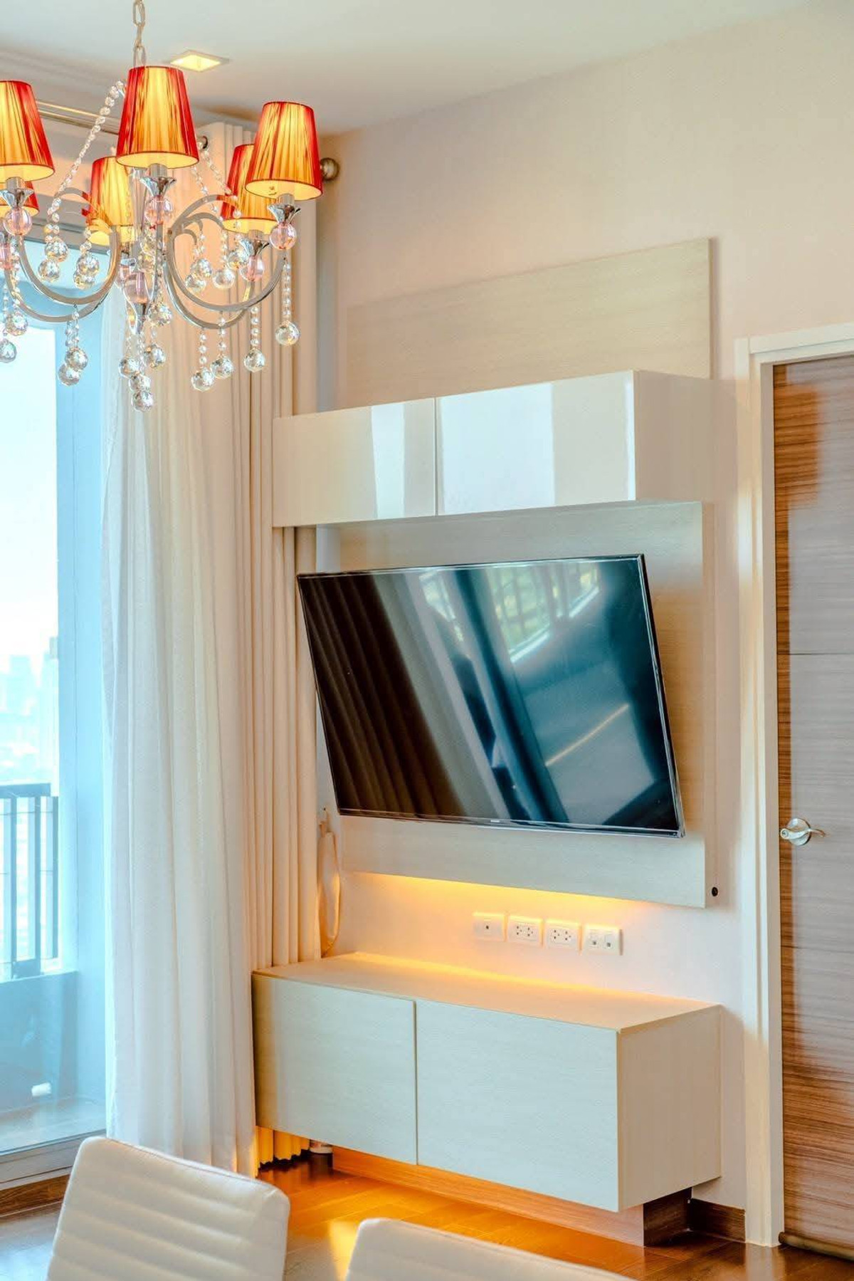 ขายคอนโดพระราม 9 เพชรบุรีตัดใหม่ RCA : ขาย 2ห้องนอน ห้องสวย พร้อมเข้าอยู่ ราคาดีที่สุดในตึก ทำเลดีติดMRTเพชรบุรี ใกล้ มศว. เซนต์ดอมินิก อโศก พระราม9