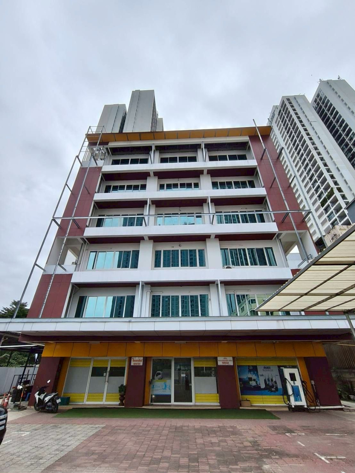 อาคารพาณิชย์สมุทรปราการ สำโรง : ให้เช่า/ขาย อาคารพาณิชย์ ทำเลดี เหมาะทำธุรกิจ 6 ชั้น พื้นที่ใช้สอย ชั้นละประมาณ 300 ตร.ม.