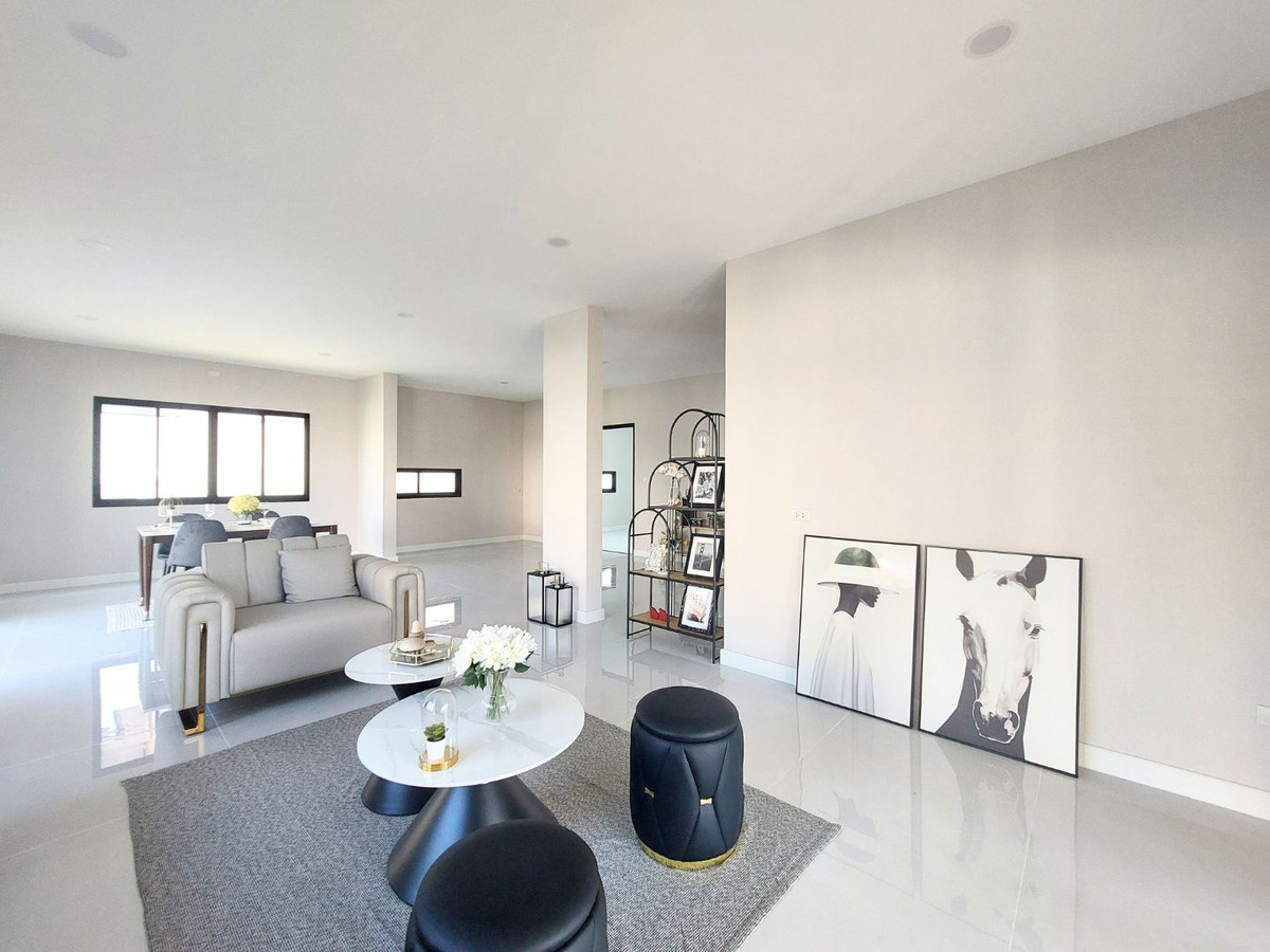 For SaleHouseNonthaburi, Bang Yai, Bangbuathong : Near MRT Bang Phlu & Westgate! Large detached house, 156 sq m., Chollada Village, Bang Bua Thong, newly renovated, prime location connecting Rattanathibet-Chaiyaphruek, quick access to the city, 4 bedrooms, complete functions, full central area.  Last