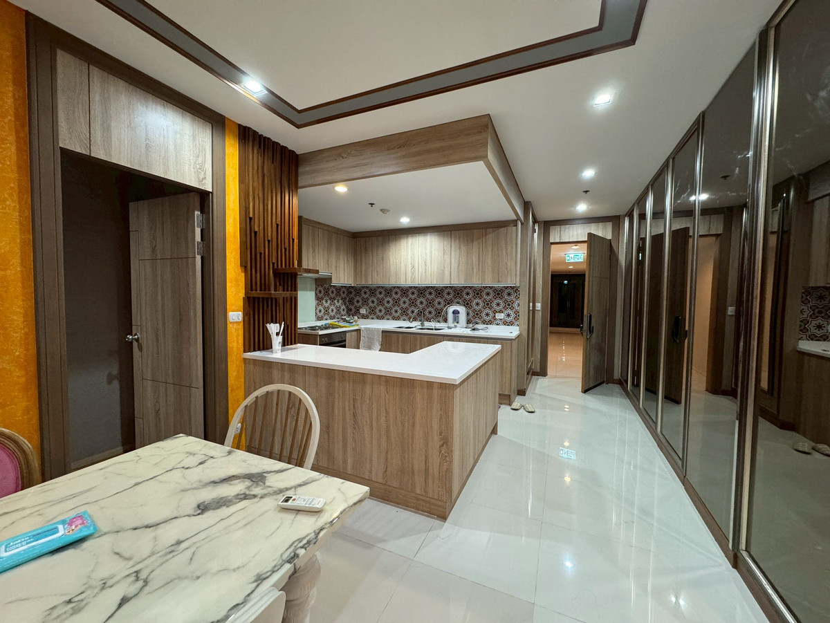 ให้เช่าคอนโดพระราม 9 เพชรบุรีตัดใหม่ RCA : ให้เช่า Villa Asoke 2 ห้องนอน แต่งหรู เฟอร์ครบ ทำเล MRT เพชรบุรี