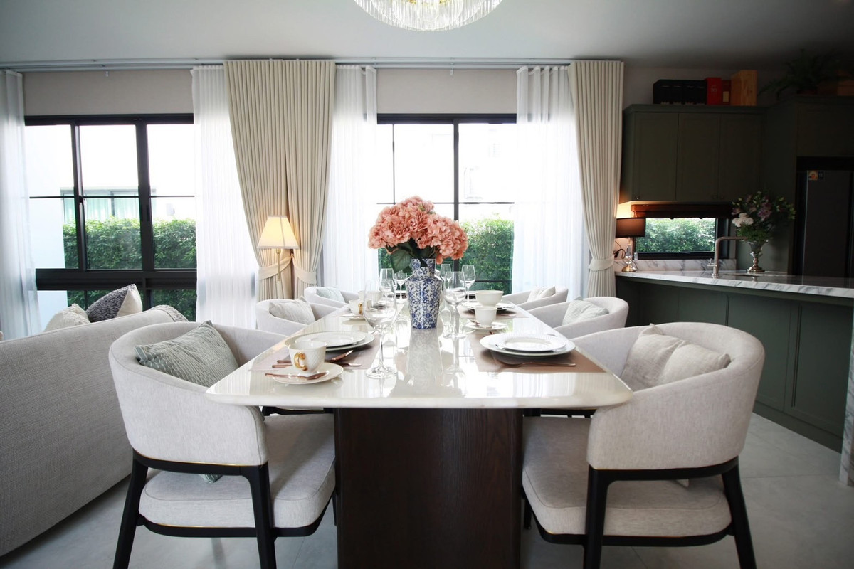 บ้านบางนา แบริ่ง ลาซาล : Setthasiri Bangna km 10: 5bed 6bath 102sqwah 377sqm. Sell: 45,000,000 Rent: 320,000/mth Am: 0656199198