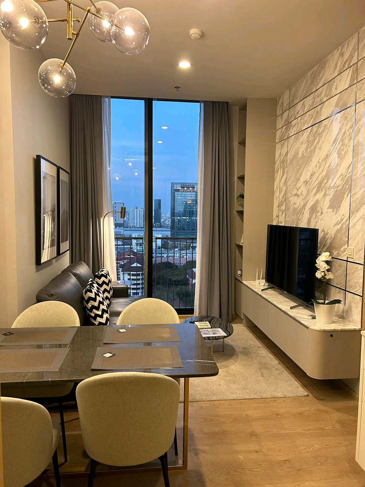 For RentCondoSukhumvit, Asoke, Thonglor : For rent: Noble BE19 (Noble BE19)
​2 bedrooms, 2 bathrooms, fully furnished, city view