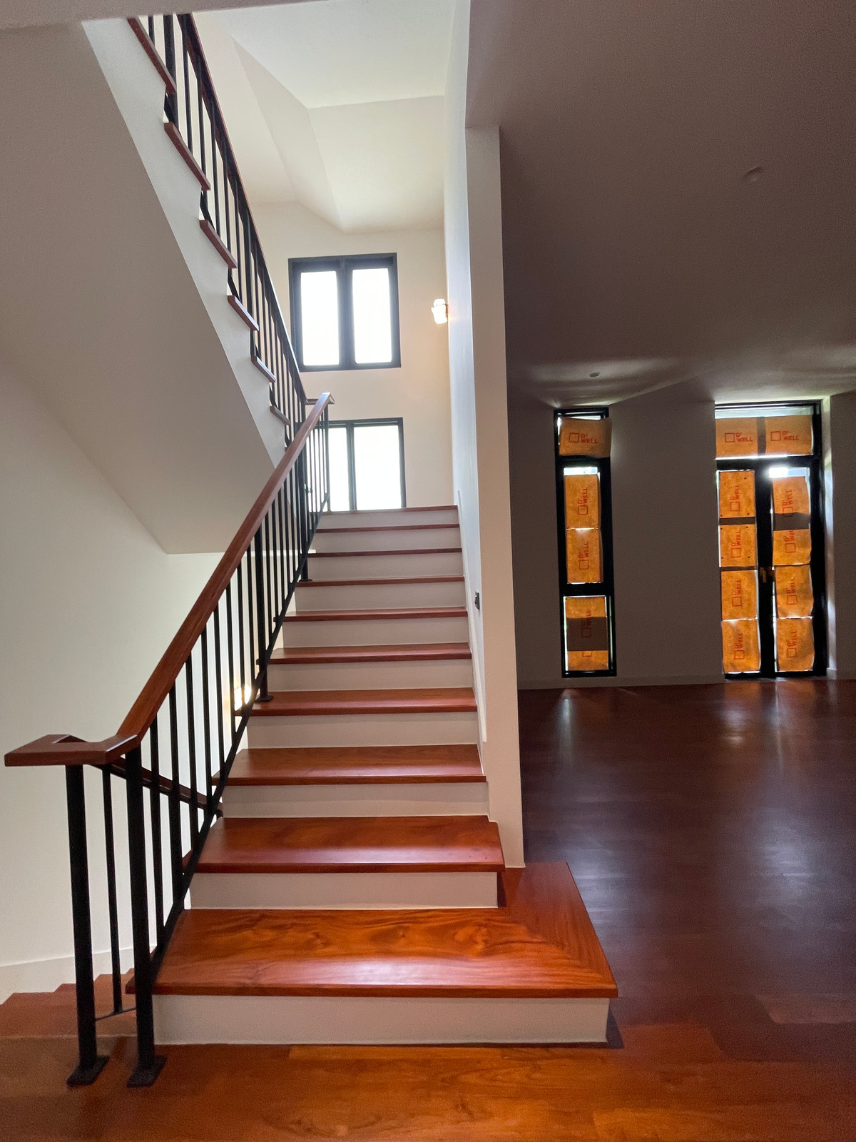 ขายบ้านรามคำแหง หัวหมาก : [ขาย] ARNA Rama 9 บ้านเดี่ยว Super Luxury 3 ชั้น พร้อมสระว่ายน้ำส่วนตัว และดาดฟ้า | ทำเลทองหลัง The Mall รามฯ ใกล้ MRT สายสีส้ม