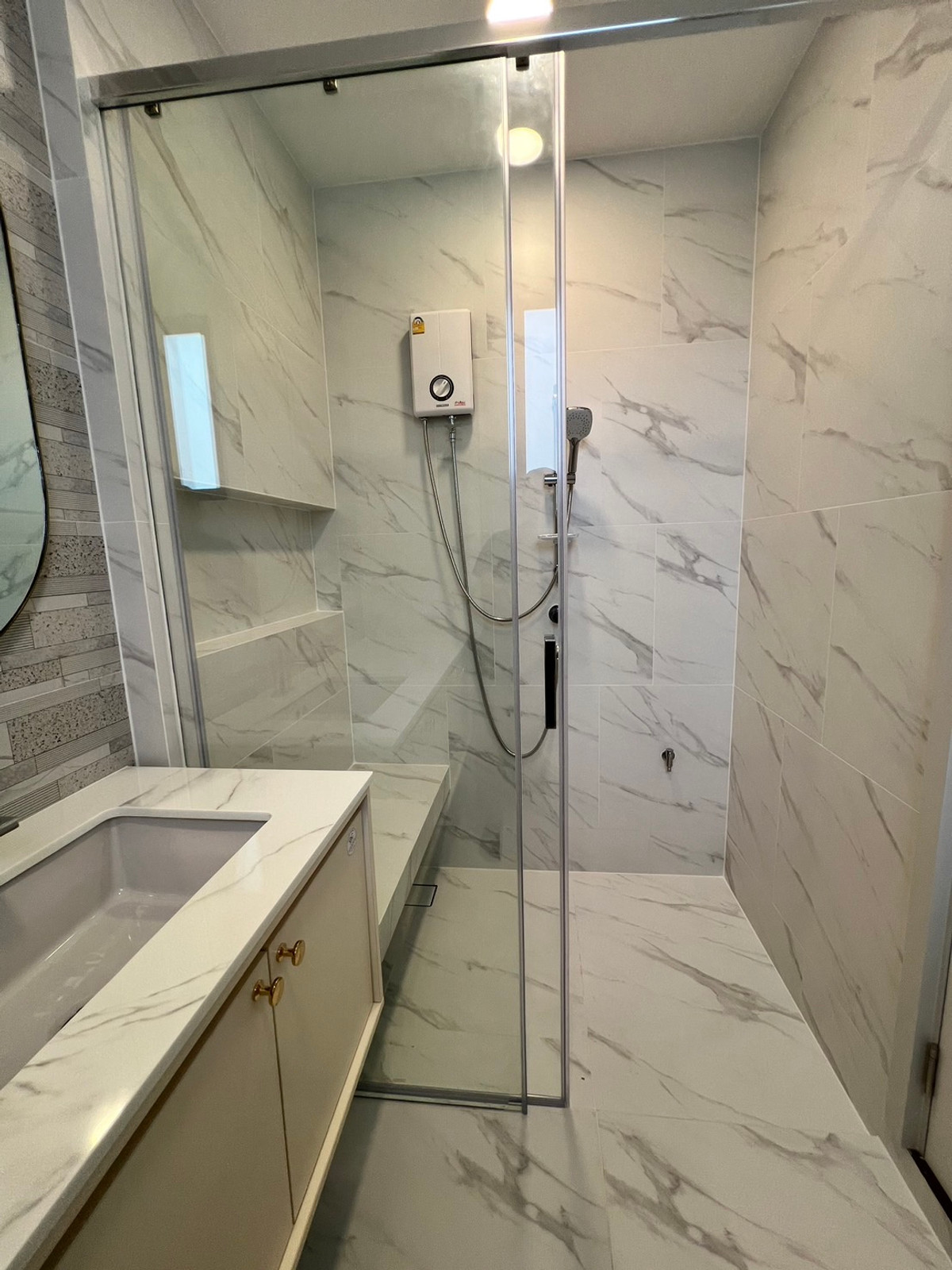 For SaleHousePattanakan, Srinakarin : Urgent sale Nantawan Rama 9 - New Krungthepkretha 📞065-626-5636 Big house, corner plot, fully furnished.