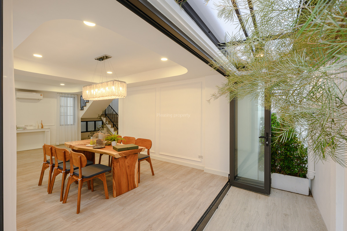 For SaleHouseOnnut, Udomsuk : Single house 60 sq m, Soi On Nut 44, good location, renovated, ready to move in.