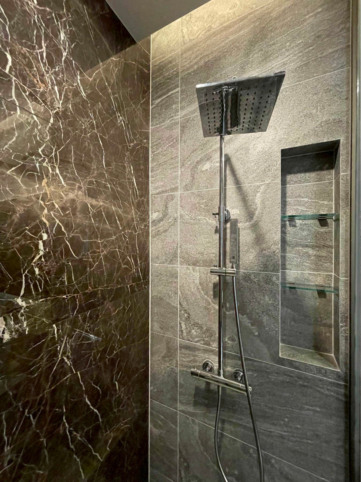 For RentCondoSukhumvit, Asoke, Thonglor : The ESSE Sukhumvit 36 Condominium Luxury Room for Rent