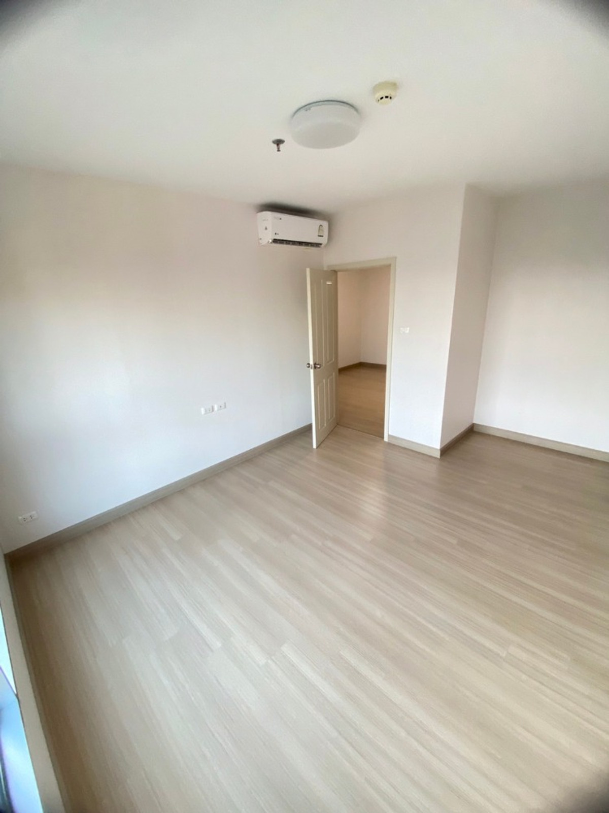 ให้เช่าคอนโดพระราม 9 เพชรบุรีตัดใหม่ RCA : ✅ SVD113 ✅ Line : @p2nproperty