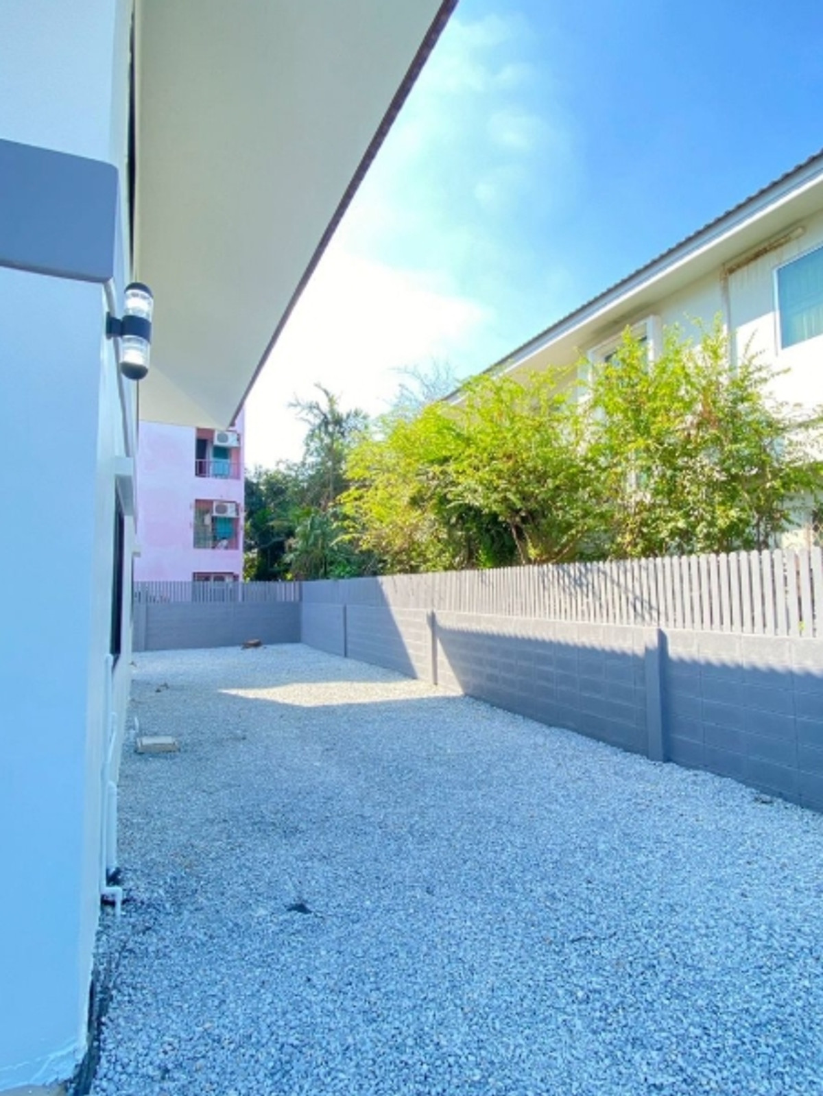 ขายบ้านปทุมธานี รังสิต ธรรมศาสตร์ : ขายบ้านเดี่ยว 2 ชั้น หมู่บ้านเมืองเอกรังสิต ถนนพหลโยธิน ตำบลหลักหก อำเภอเมืองปทุมธานี จังหวัดปทุมธานี  มหาวิทยาลัยรังสิต ใกล้ทางด่วนดอนเมืองโทลเวย์