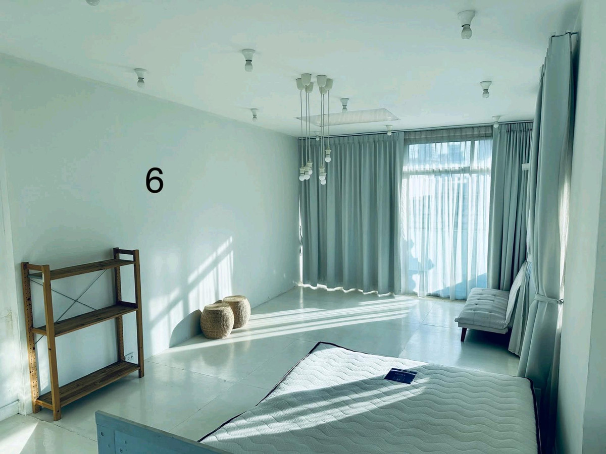 For RentShop HouseSukhumvit, Asoke, Thonglor : 🏢 6-story building for rent, Ekkamai-Sukhumvit 63, vacant building, ready to use. Suitable for an office, clinic, shop or residence. Rent 50,000–55,000 baht/month. Contact Luk Jeab 065-536-5165.