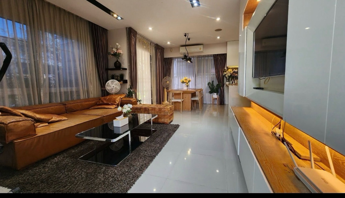 ให้เช่าบ้านนวมินทร์ รามอินทรา : Habitia Vent ปัญญาอินทรา | ใกล้ทางด่วนจตุโชติ
✨ พร้อมอยู่จริง หิ้วกระเป๋าเข้าได้เลย
รวม 5 ห้องนอน 3 ห้องน้ำ

🌿 สิ่งอำนวยความสะดวกส่วนกล