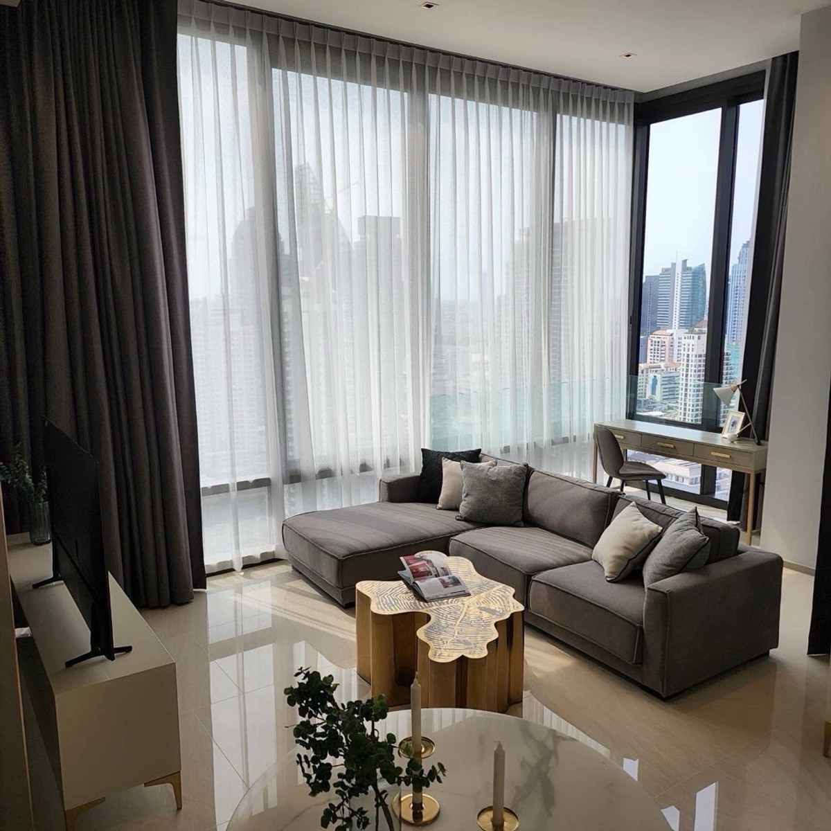 ให้เช่าคอนโดสีลม ศาลาแดง บางรัก : For rent 2 bedroom Ashton Silom 75,000 baht call 0869017364