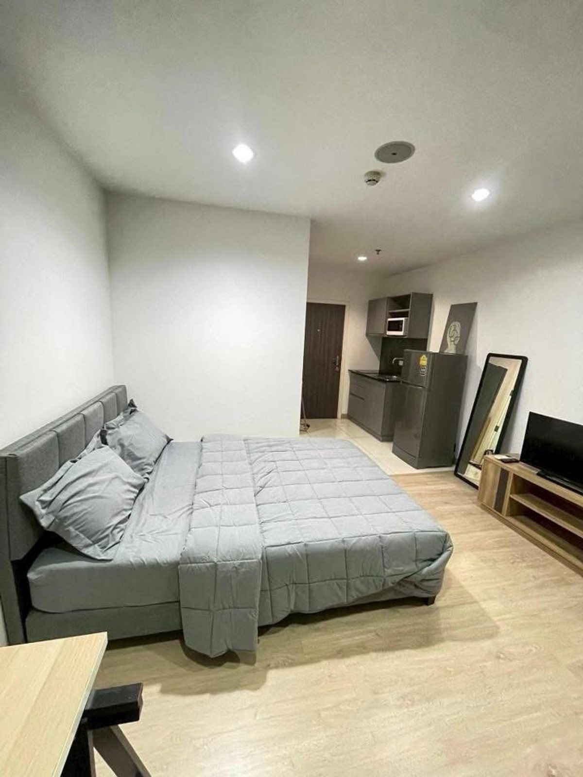 ให้เช่าคอนโดปิ่นเกล้า จรัญสนิทวงศ์ : 💙@condocurator 💙 ให้เช่า Thana Astoria เฟอร์นิเจอร์ครบ มีเครื่องซักผ้า [PM4442]