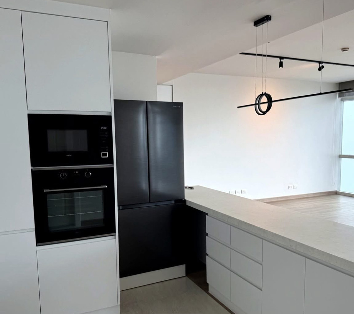 For RentCondoWitthayu, Chidlom, Langsuan, Ploenchit : Condo for rent, Athenee Residence 3+1maid, 215 sq m, Ploenchit-Chidlom area, near Central Embassy.