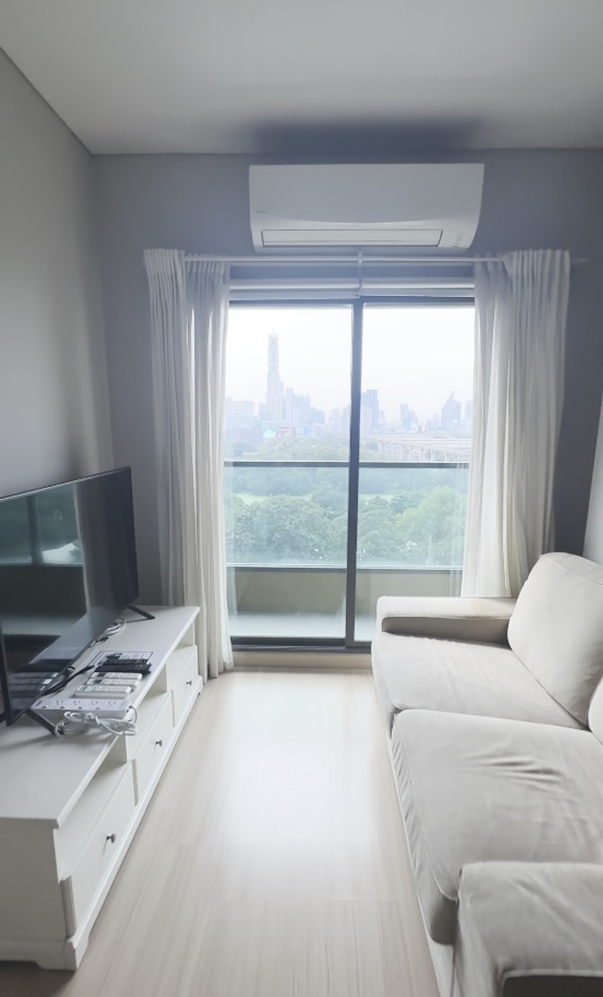 ขายคอนโดพระราม 9 เพชรบุรีตัดใหม่ RCA : ขายด่วน! Lumpini Suite Phetchaburi-Makkasan