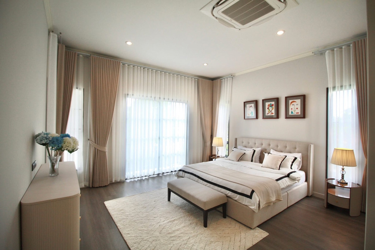บ้านบางนา แบริ่ง ลาซาล : Setthasiri Bangna km 10: 5bed 6bath 102sqwah 377sqm. Sell: 45,000,000 Rent: 320,000/mth Am: 0656199198