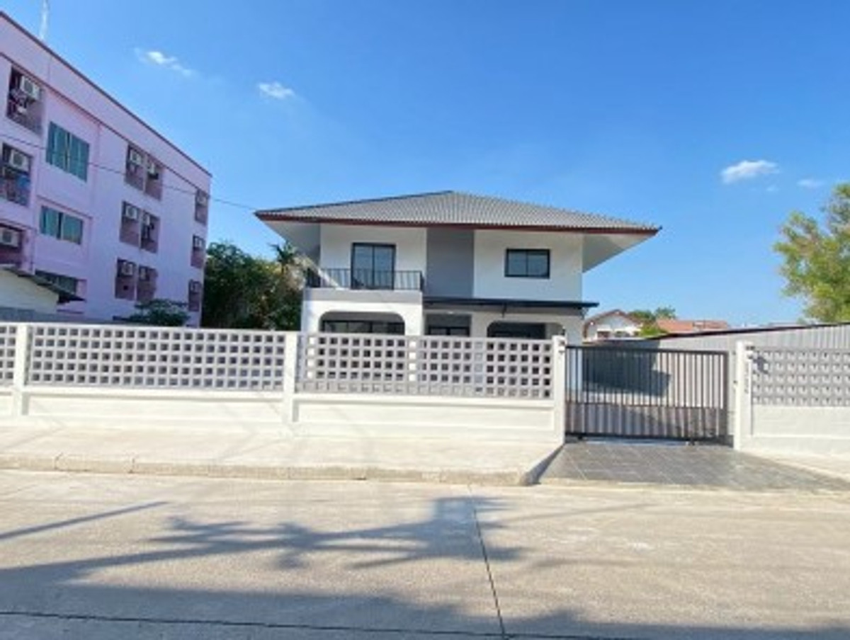 For SaleHousePathum Thani,Rangsit, Thammasat : 2-story detached house for sale, Mueang Aek Rangsit Village, Phahon Yothin Road, Lak Hok Subdistrict, Mueang Pathum Thani District. Pathum Thani Province  Rangsit University ใกล้ทางด่วนดอนเมืองโทลเวย์