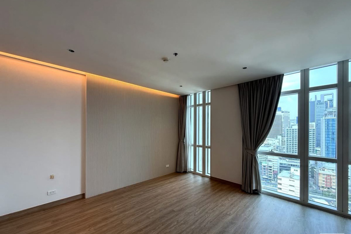 For RentCondoWitthayu, Chidlom, Langsuan, Ploenchit : Condo for rent, Athenee Residence 3+1maid, 215 sq m, Ploenchit-Chidlom area, near Central Embassy.