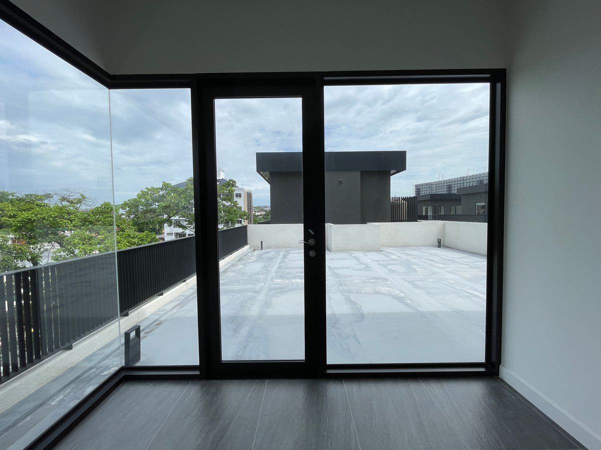 ขายบ้านรามคำแหง หัวหมาก : [ขาย] ARNA Rama 9 บ้านเดี่ยว Super Luxury 3 ชั้น พร้อมสระว่ายน้ำส่วนตัว และดาดฟ้า | ทำเลทองหลัง The Mall รามฯ ใกล้ MRT สายสีส้ม