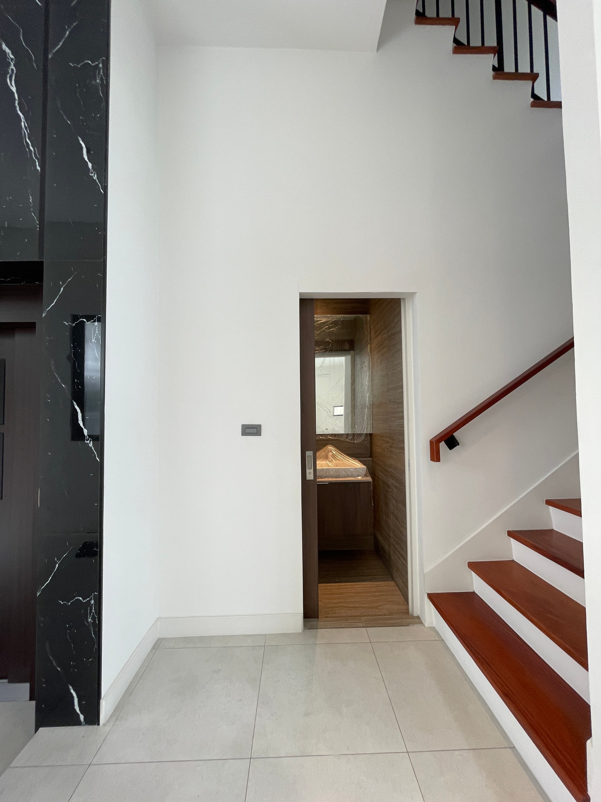 ขายบ้านรามคำแหง หัวหมาก : [ขาย] ARNA Rama 9 บ้านเดี่ยว Super Luxury 3 ชั้น พร้อมสระว่ายน้ำส่วนตัว และดาดฟ้า | ทำเลทองหลัง The Mall รามฯ ใกล้ MRT สายสีส้ม