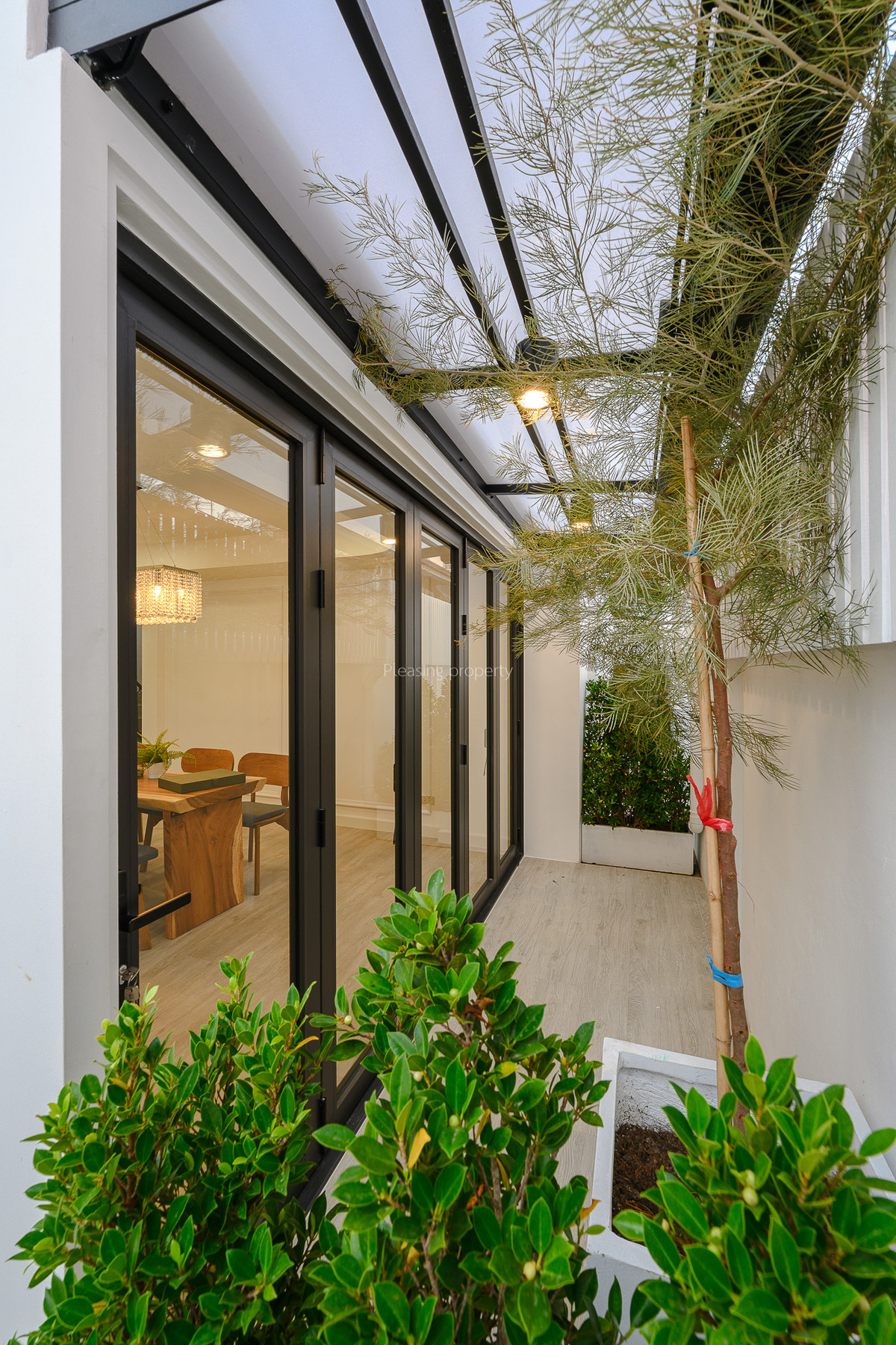 For SaleHouseOnnut, Udomsuk : Single house 60 sq m, Soi On Nut 44, good location, renovated, ready to move in.