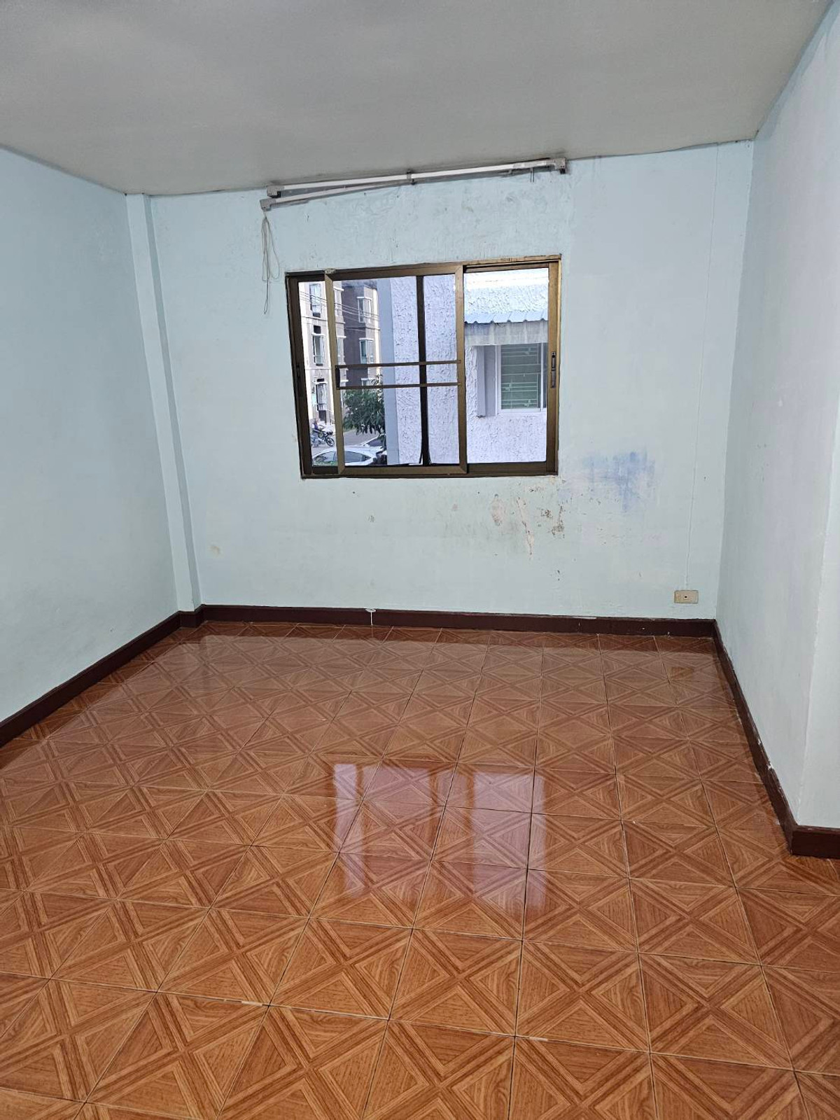 ให้เช่าทาวน์โฮมมีนบุรี-ร่มเกล้า : ⚡ ให้เช่า ทาวน์โฮม 2 ชั้น ซอย รามคำแหง 186 ขนาด 35 ตร.ว. ⚡