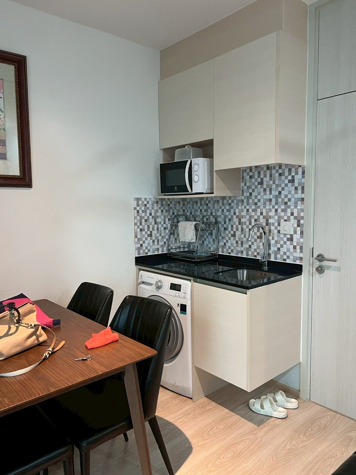 ให้เช่าคอนโดรัชดา ห้วยขวาง : ให้ เช่า ด่วน Noble revolve ratchada  โนเบิล รีวอลฟ์ รัชดา  (2ห้องนอน 2ห้องน้ำ)