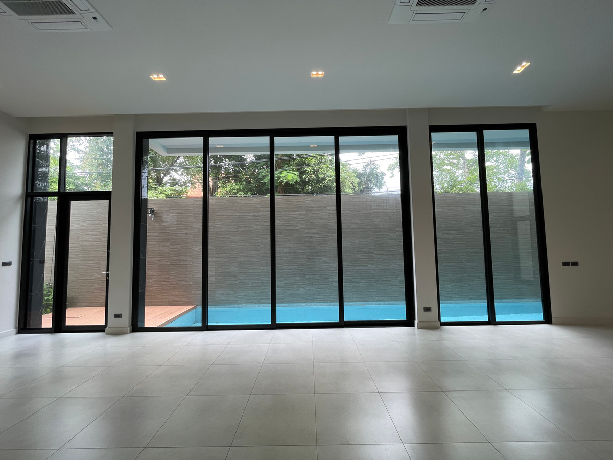 ขายบ้านรามคำแหง หัวหมาก : [ขาย] ARNA Rama 9 บ้านเดี่ยว Super Luxury 3 ชั้น พร้อมสระว่ายน้ำส่วนตัว และดาดฟ้า | ทำเลทองหลัง The Mall รามฯ ใกล้ MRT สายสีส้ม