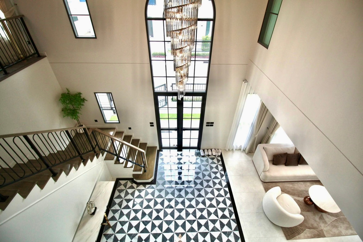 บ้านบางนา แบริ่ง ลาซาล : Setthasiri Bangna km 10: 5bed 6bath 102sqwah 377sqm. Sell: 45,000,000 Rent: 320,000/mth Am: 0656199198