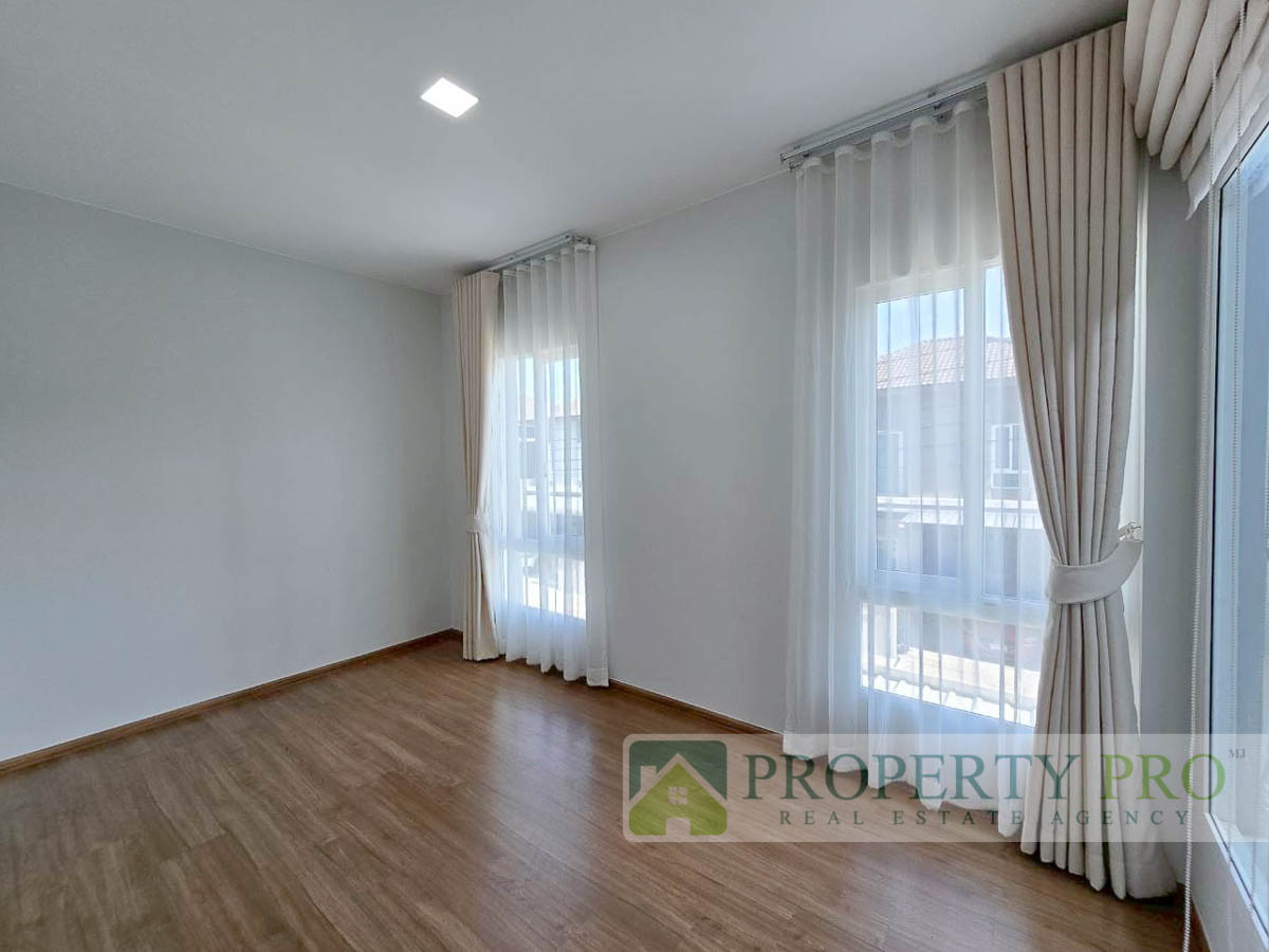 For SaleSamut Prakan,Samrong : TwinHouse for Sale Grande Pleno Bangna Onnut, 3 Bedroom 35 Sqw 146 Sqm Minimal Style with Good Condition Near Chaloem Phrakiat Rama 9, Kingkaew, Suvarnabhumi Airport, Prawet, Ladkrabang, MegaBangna : MJ25S-009