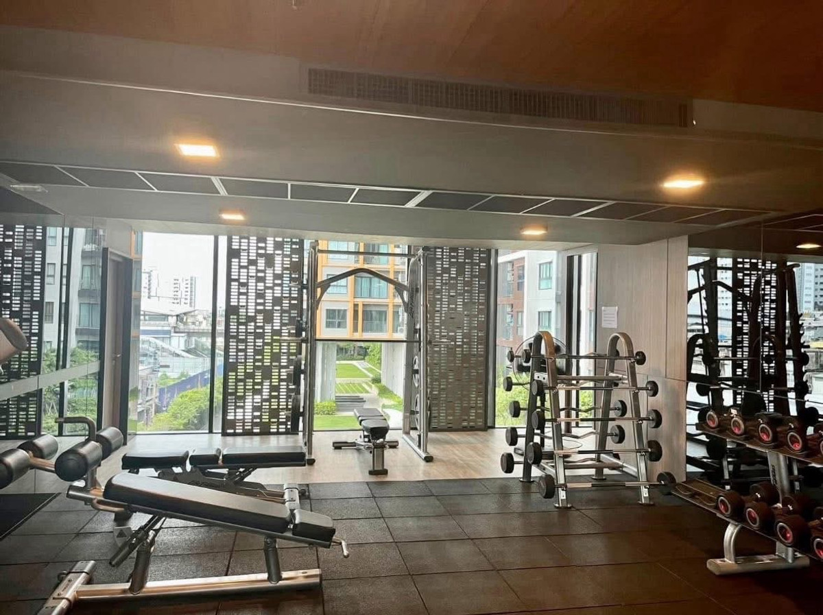 ขายคอนโดปิ่นเกล้า จรัญสนิทวงศ์ : 💙@condocurator 💙 ขาย The Parkland Charan - Pinklao ห้องใหญ่ เฟอร์นิเจอร์ครบ [PM0302]