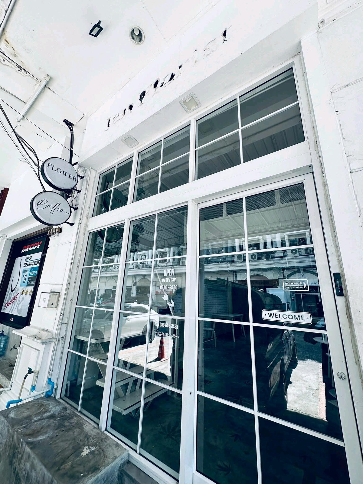 For RentShop HouseSukhumvit, Asoke, Thonglor : 🏢 6-story building for rent, Ekkamai-Sukhumvit 63, vacant building, ready to use. Suitable for an office, clinic, shop or residence. Rent 50,000–55,000 baht/month. Contact Luk Jeab 065-536-5165.