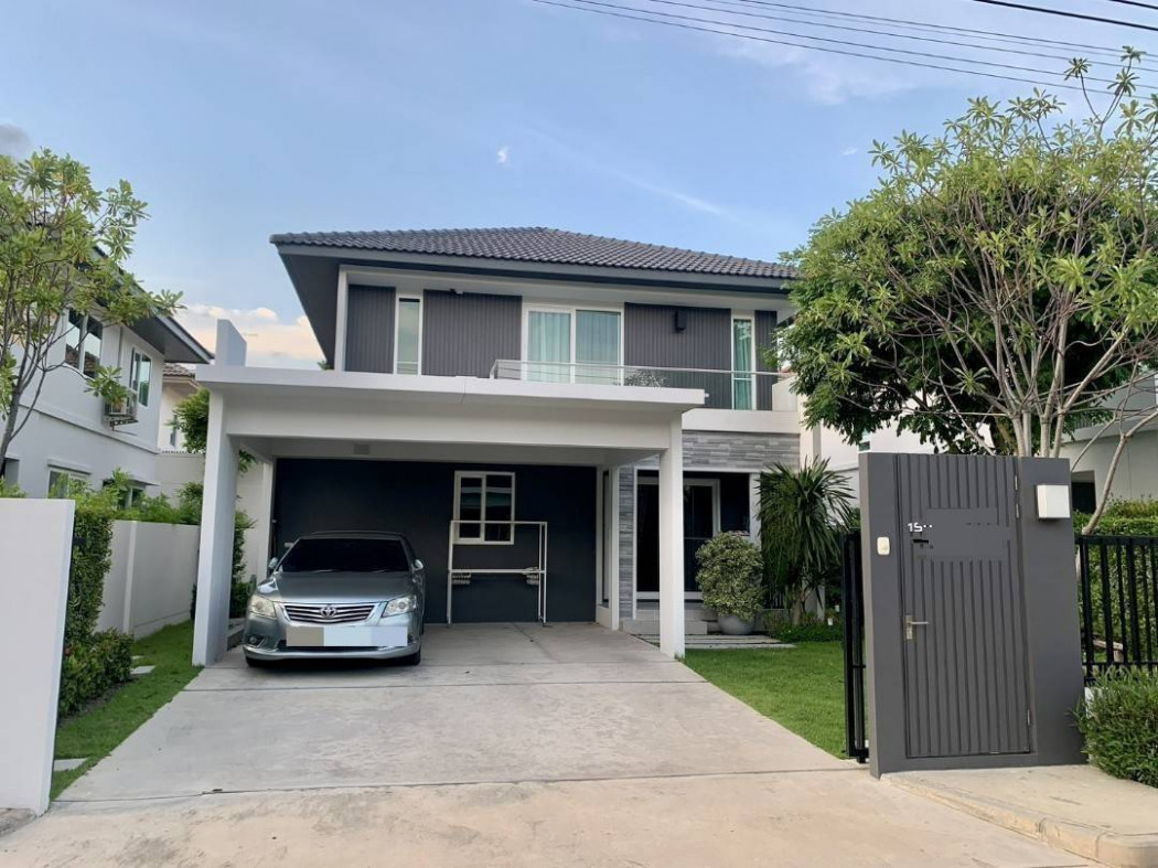 For SaleHouseLadkrabang, Suwannaphum Airport : Single house for sale, Mantana Motorway-New Krungthepkreetha, 145 sq m, 56 sq wa. No houses directly opposite.