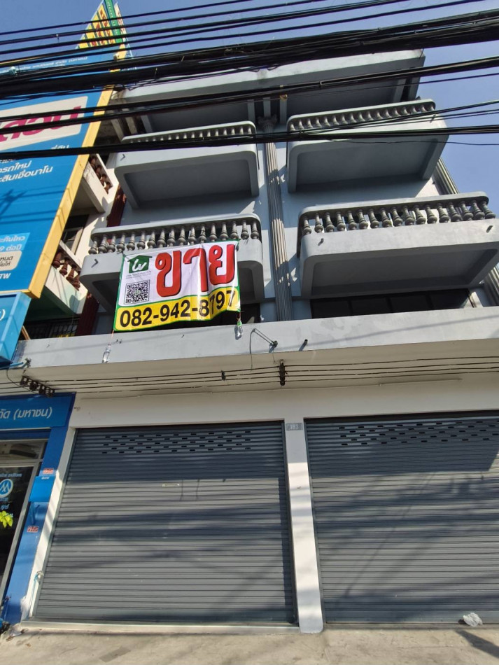 For SaleShop HouseVipawadee, Don Mueang, Lak Si : For sale: Two adjoining commercial buildings near Wat Weluwanaram, 300 sq m, 34.5 sq wa, newly renovated.