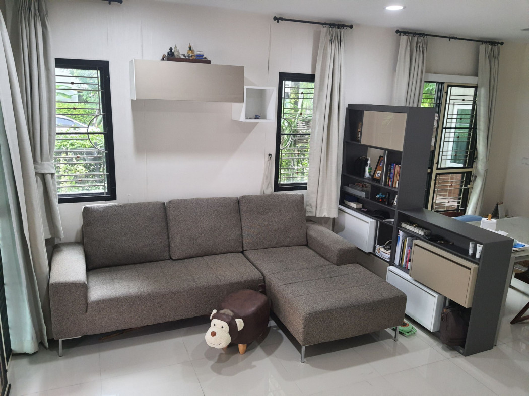 ขายทาวน์โฮมเสรีไทย-นิด้า : ขาย ทาวน์โฮม ได้เนื้อที่เยอะ Baan Klang Muang Nawamin 42 170 ตรม 28 ตรว หลังมุม