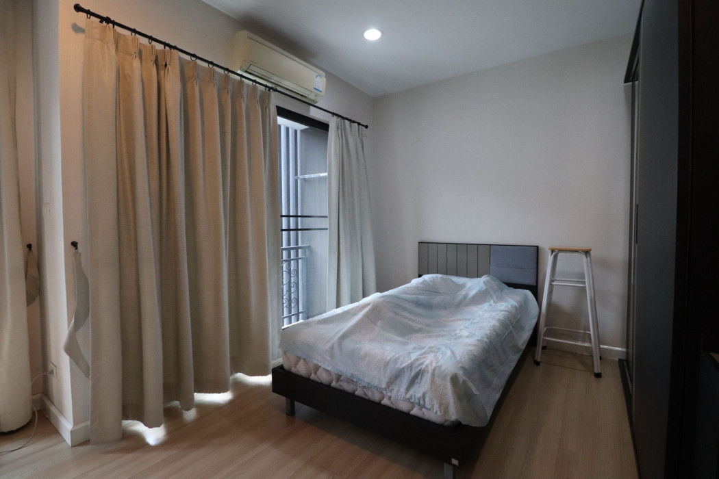 ขายทาวน์โฮมเสรีไทย-นิด้า : ขาย ทาวน์โฮม ได้เนื้อที่เยอะ Baan Klang Muang Nawamin 42 170 ตรม 28 ตรว หลังมุม