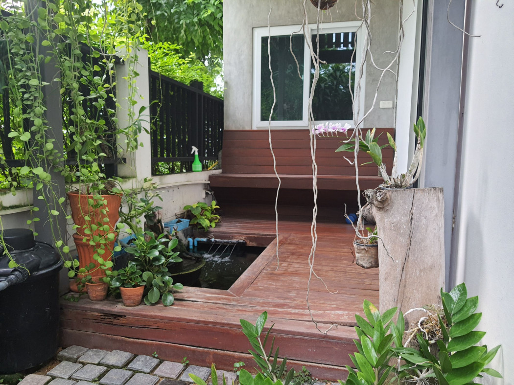 ขายทาวน์โฮมเสรีไทย-นิด้า : ขาย ทาวน์โฮม ได้เนื้อที่เยอะ Baan Klang Muang Nawamin 42 170 ตรม 28 ตรว หลังมุม