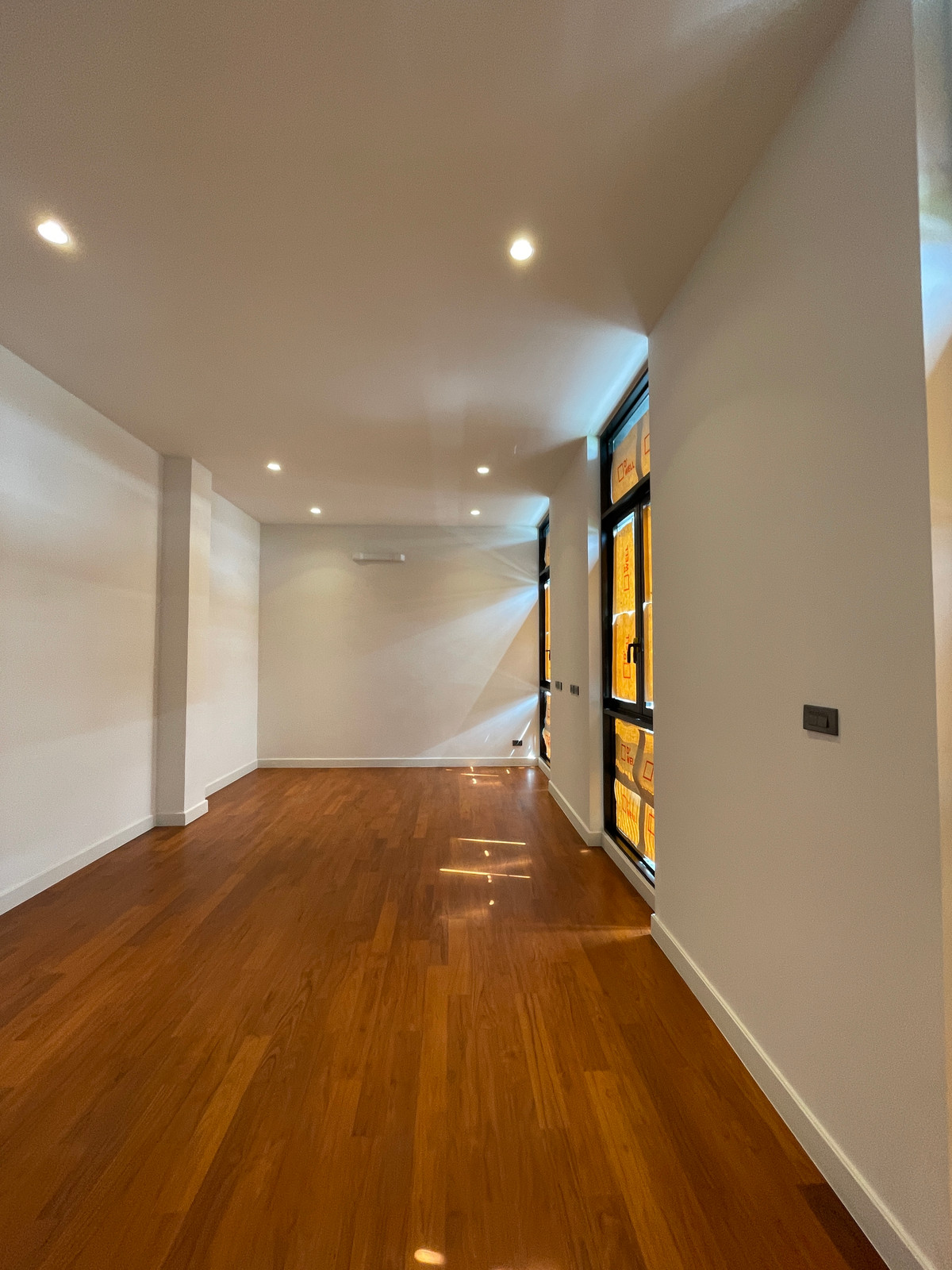 ขายบ้านรามคำแหง หัวหมาก : [ขาย] ARNA Rama 9 บ้านเดี่ยว Super Luxury 3 ชั้น พร้อมสระว่ายน้ำส่วนตัว และดาดฟ้า | ทำเลทองหลัง The Mall รามฯ ใกล้ MRT สายสีส้ม