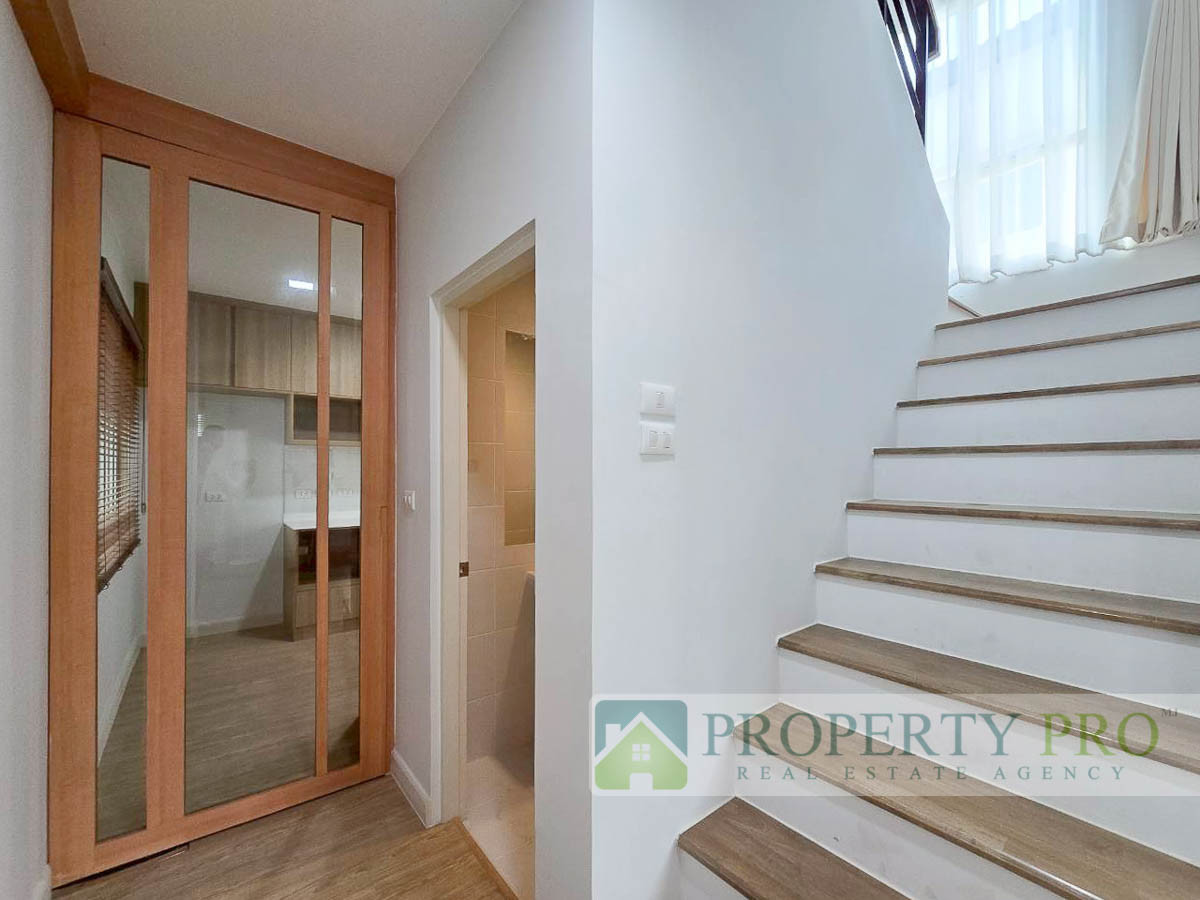 For SaleSamut Prakan,Samrong : TwinHouse for Sale Grande Pleno Bangna Onnut, 3 Bedroom 35 Sqw 146 Sqm Minimal Style with Good Condition Near Chaloem Phrakiat Rama 9, Kingkaew, Suvarnabhumi Airport, Prawet, Ladkrabang, MegaBangna : MJ25S-009