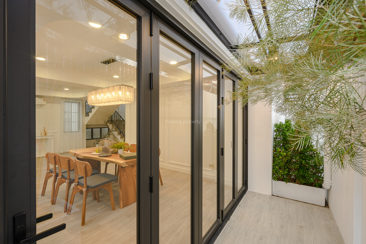 For SaleHouseOnnut, Udomsuk : Single house 60 sq m, Soi On Nut 44, good location, renovated, ready to move in.