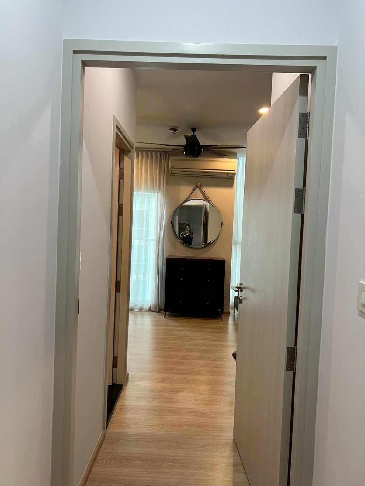 ให้เช่าคอนโดรัชดา ห้วยขวาง : ให้ เช่า ด่วน Noble revolve ratchada  โนเบิล รีวอลฟ์ รัชดา  (2ห้องนอน 2ห้องน้ำ)