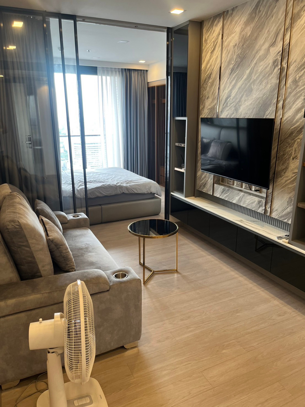 ให้เช่าคอนโดพระราม 9 เพชรบุรีตัดใหม่ RCA : PRO-116✨ปล่อยเช่าคอนโด One9Five ✨🚆ใกล้รถไฟฟ้า🚆 MRT พระราม 9 ✨เพียง 25,000 บาท/เดือน ✨ขนาด 35.00 ตรม. ชั้น 41 *0659174222*