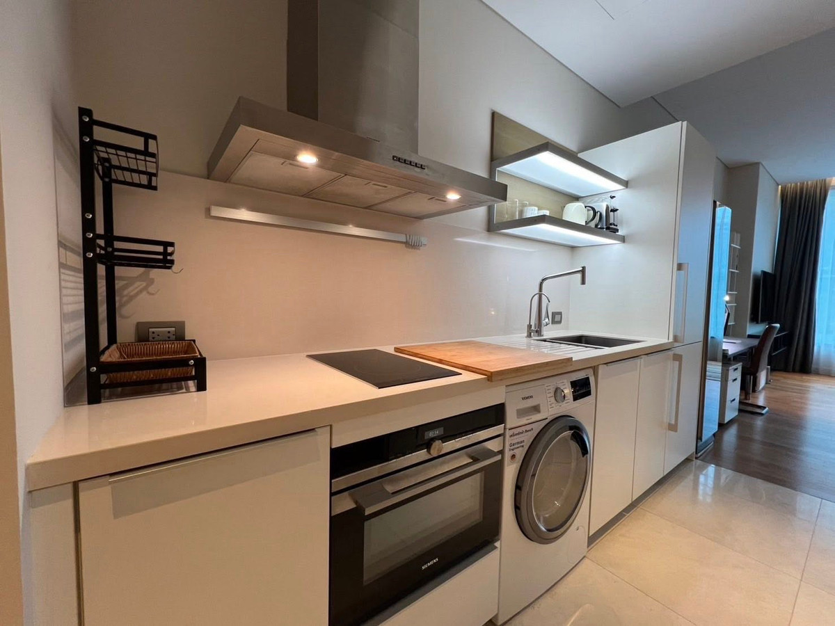 For RentCondoWitthayu, Chidlom, Langsuan, Ploenchit : For Rent: Sindhorn Residence, 55,000 THB [JZr260307]