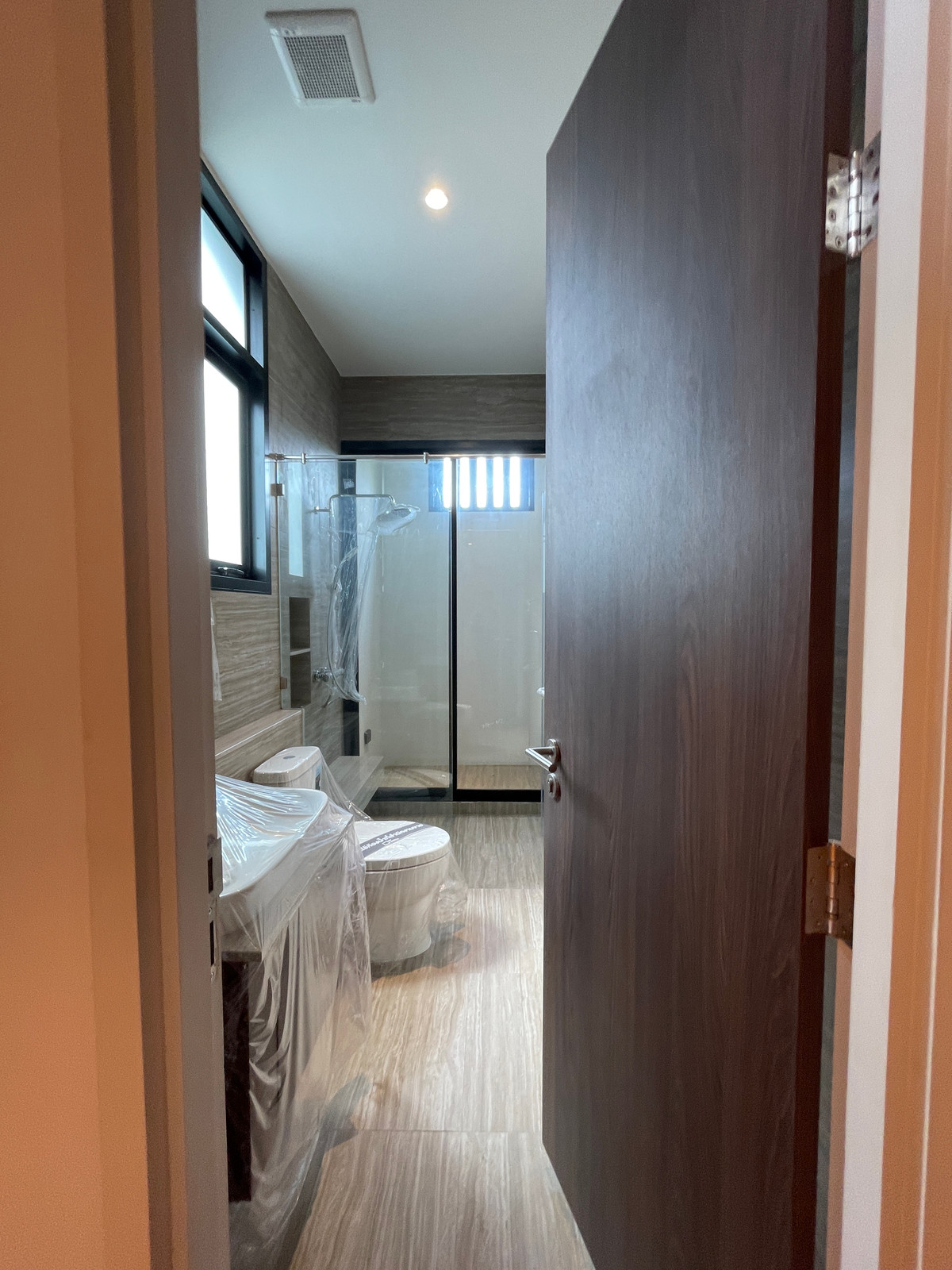 ขายบ้านรามคำแหง หัวหมาก : [ขาย] ARNA Rama 9 บ้านเดี่ยว Super Luxury 3 ชั้น พร้อมสระว่ายน้ำส่วนตัว และดาดฟ้า | ทำเลทองหลัง The Mall รามฯ ใกล้ MRT สายสีส้ม