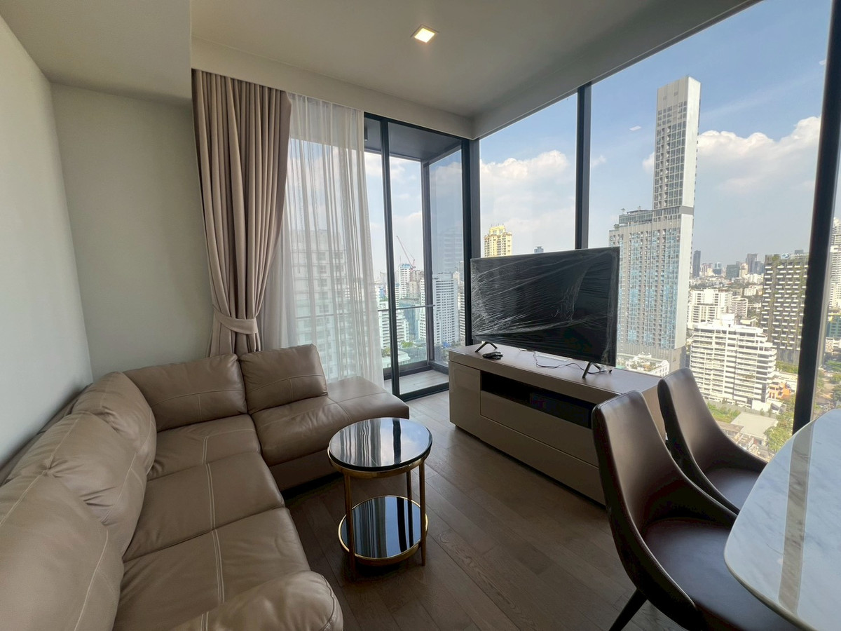 For RentCondoSukhumvit, Asoke, Thonglor : 2 bedroom for rent at Celes Asoke – Luxury Condo, very convenient to travel, in the heart of Asoke, opposite Terminal 21.