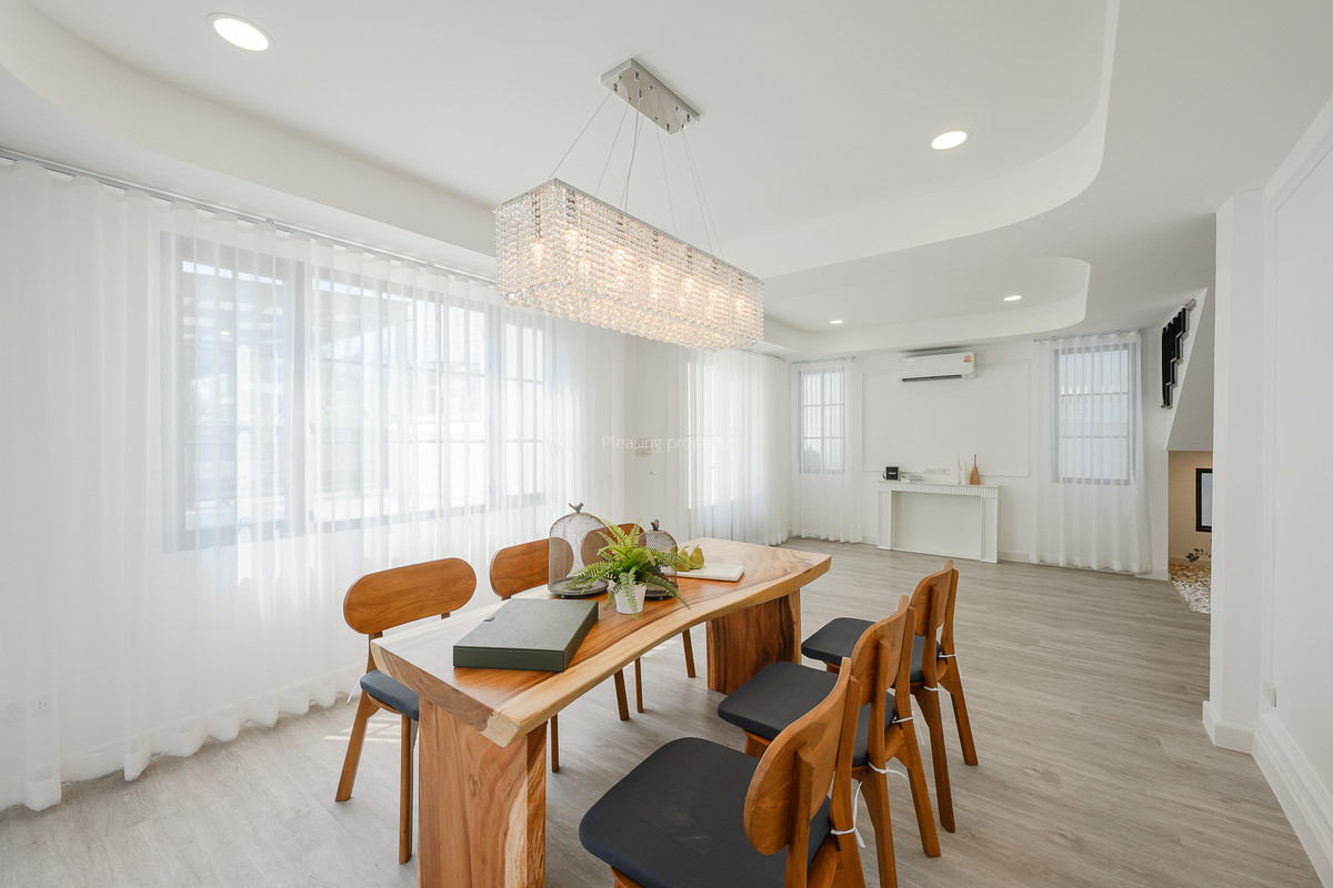 For SaleHouseOnnut, Udomsuk : Single house 60 sq m, Soi On Nut 44, good location, renovated, ready to move in.