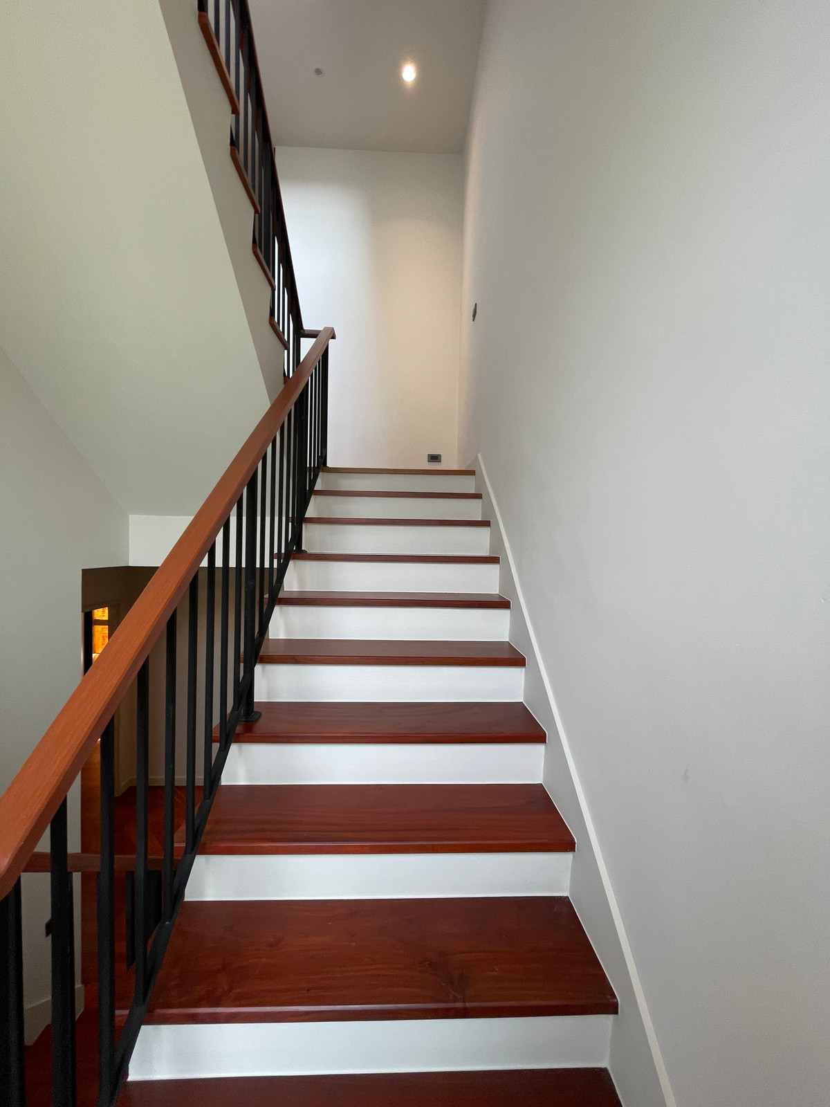 ขายบ้านรามคำแหง หัวหมาก : [ขาย] ARNA Rama 9 บ้านเดี่ยว Super Luxury 3 ชั้น พร้อมสระว่ายน้ำส่วนตัว และดาดฟ้า | ทำเลทองหลัง The Mall รามฯ ใกล้ MRT สายสีส้ม